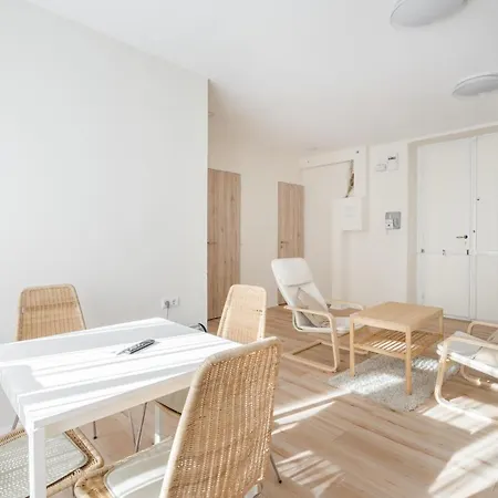 Bpr Japandi Design With A/c Apartment Budapest